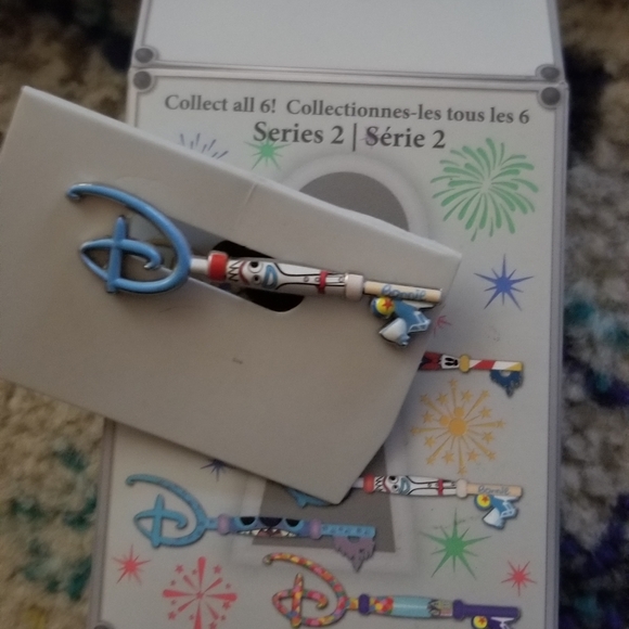 Disney Toy Story Collectible Key Bundle - Picture 5 of 6